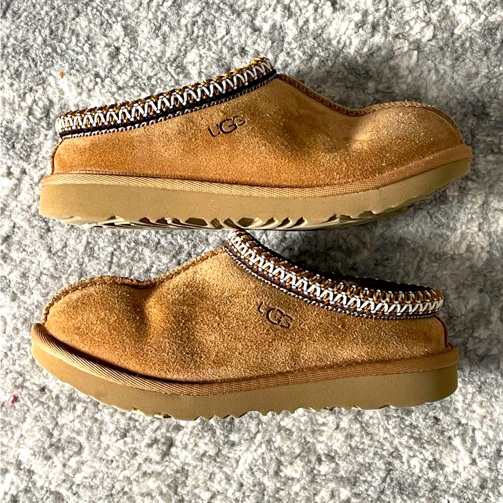 Ugg Tasman slippers like new, chestnut